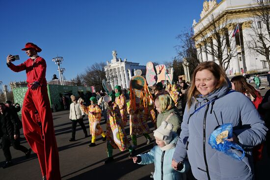 RUSSIA EXPO. Maslenitsa week. Gourmand Wednesday, or Mother-in-Law's Day