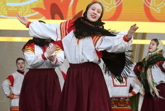 The International RUSSIA EXPO Exhibition and Forum. Broad Maslenitsa theatrical concert, main outdoors stage. Location: Russia, Moscow. Author: Mikhail Voskresenskiy/Sputnik. RUSSIA EXPO. Maslenitsa Week