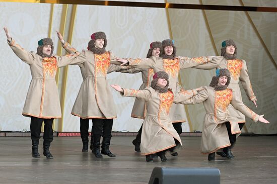 The International RUSSIA EXPO Exhibition and Forum. Broad Maslenitsa theatrical concert, main outdoors stage. Location: Russia, Moscow. Author: Mikhail Voskresenskiy/Sputnik. RUSSIA EXPO. Maslenitsa Week