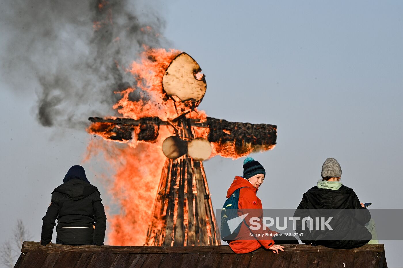 Russia Maslenitsa Celebration Etnomir