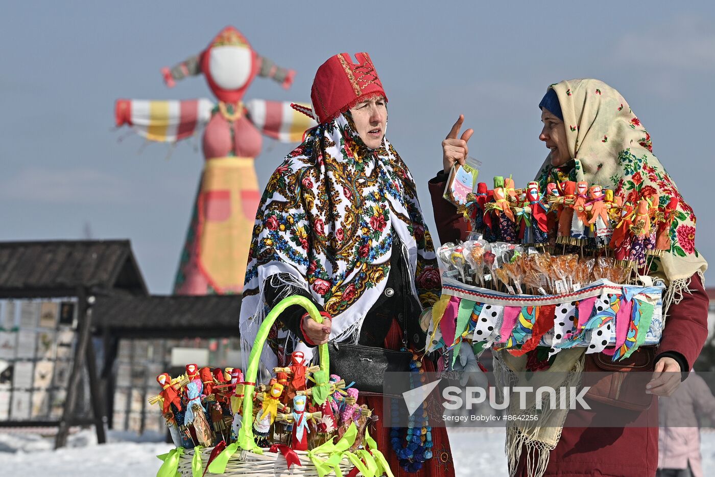 Russia Maslenitsa Celebration Etnomir