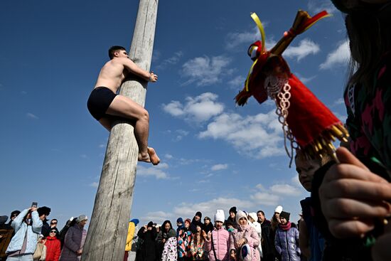 Russia Maslenitsa Celebration Etnomir