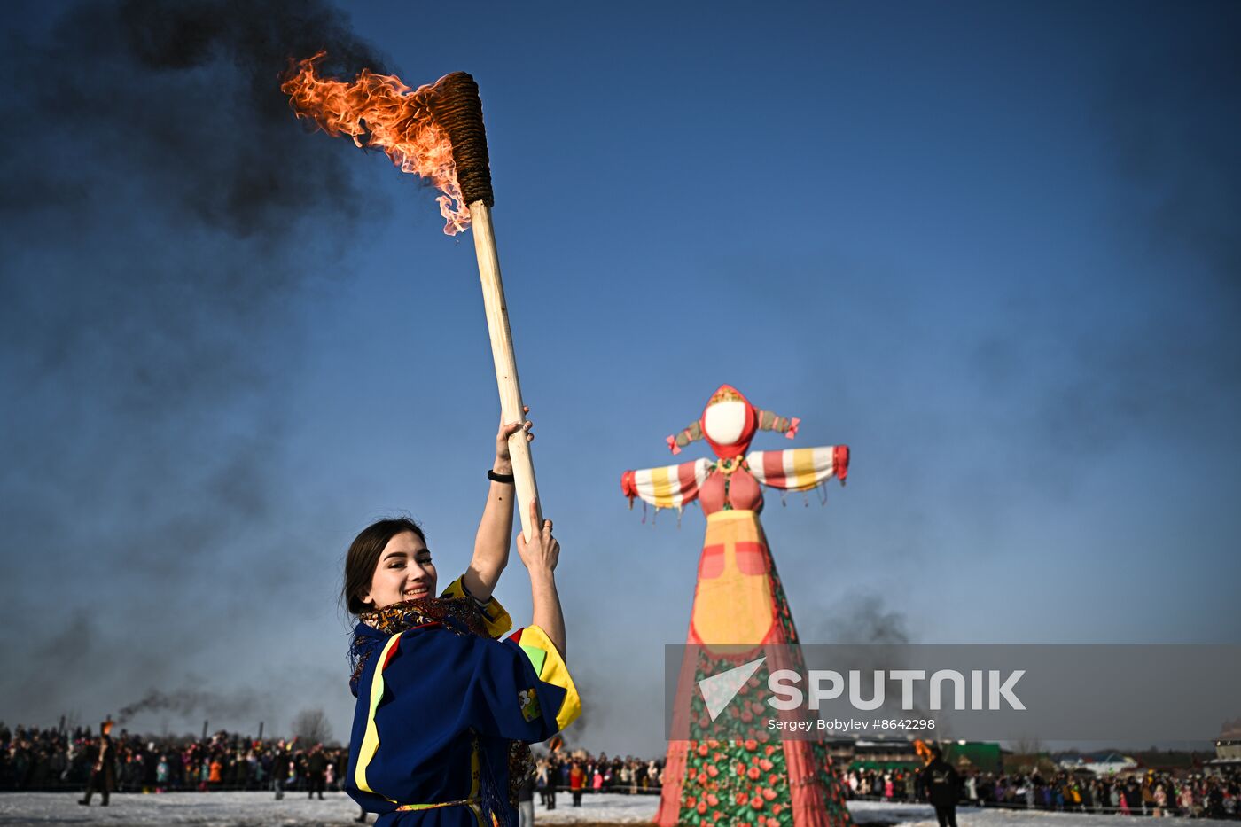 Russia Maslenitsa Celebration Etnomir