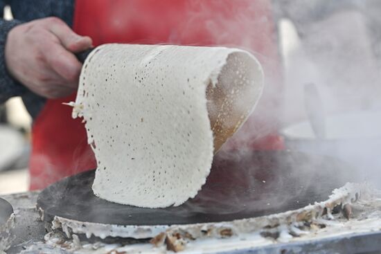 Russia Maslenitsa Celebration Etnomir