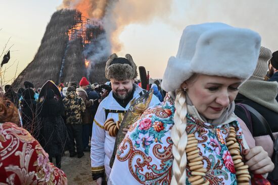 Russia Maslenitsa Celebration Nikola Lenivets
