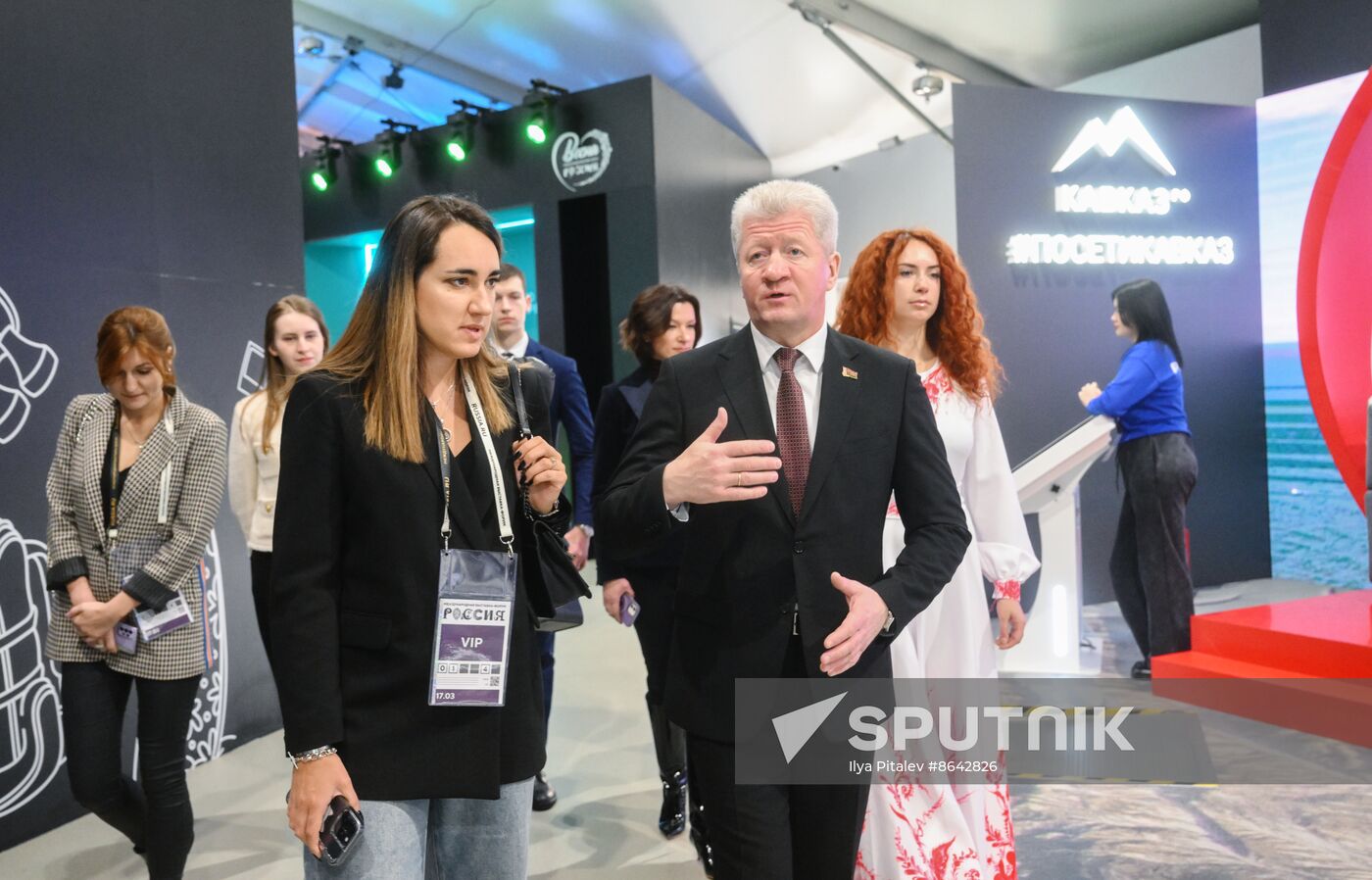 RUSSIA EXPO. Belarusian Minister of Culture Anatoly Markevich visits exhibition