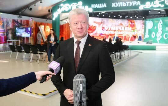 The International RUSSIA EXPO Forum and Exhibition. Belarusian Minister of Culture Anatoly Markevich. Location: Russia, Moscow. Author: Ilya Pitalev/Sputnik. RUSSIA EXPO. Belarusian Minister of Culture Anatoly Markevich visits exhibition