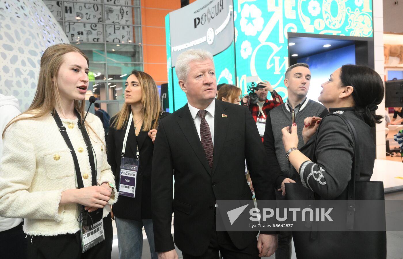 RUSSIA EXPO. Belarusian Minister of Culture Anatoly Markevich visits exhibition