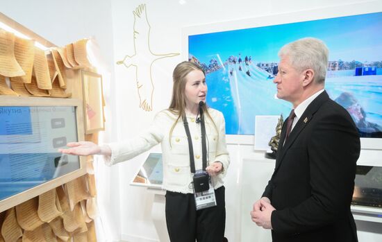 The International RUSSIA EXPO Forum and Exhibition. The stand of Yakutia. Belarusian Minister of Culture Anatoly Markevich. Location: Russia, Moscow. Author: Ilya Pitalev/Sputnik. RUSSIA EXPO. Belarusian Minister of Culture Anatoly Markevich visits exhibition