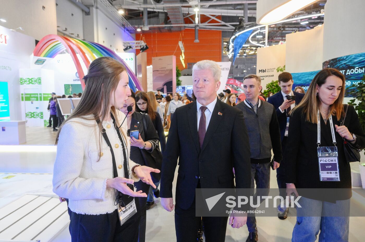RUSSIA EXPO. Belarusian Minister of Culture Anatoly Markevich visits exhibition