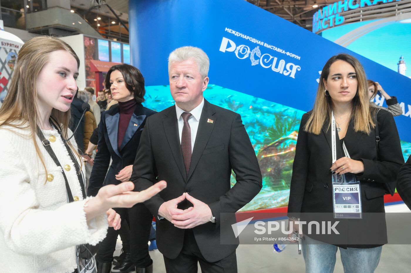 RUSSIA EXPO. Belarusian Minister of Culture Anatoly Markevich visits exhibition