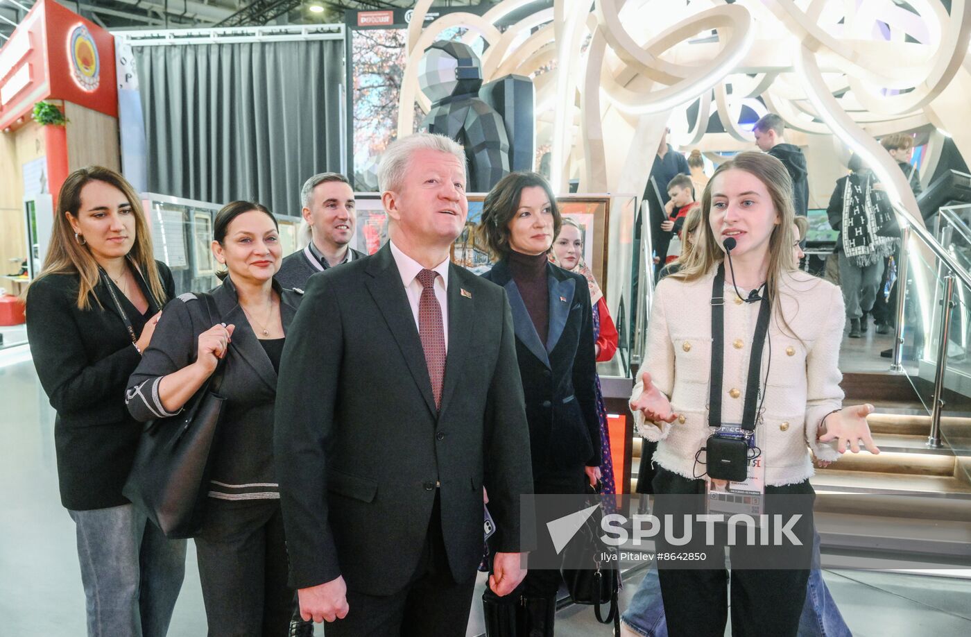 RUSSIA EXPO. Belarusian Minister of Culture Anatoly Markevich visits exhibition