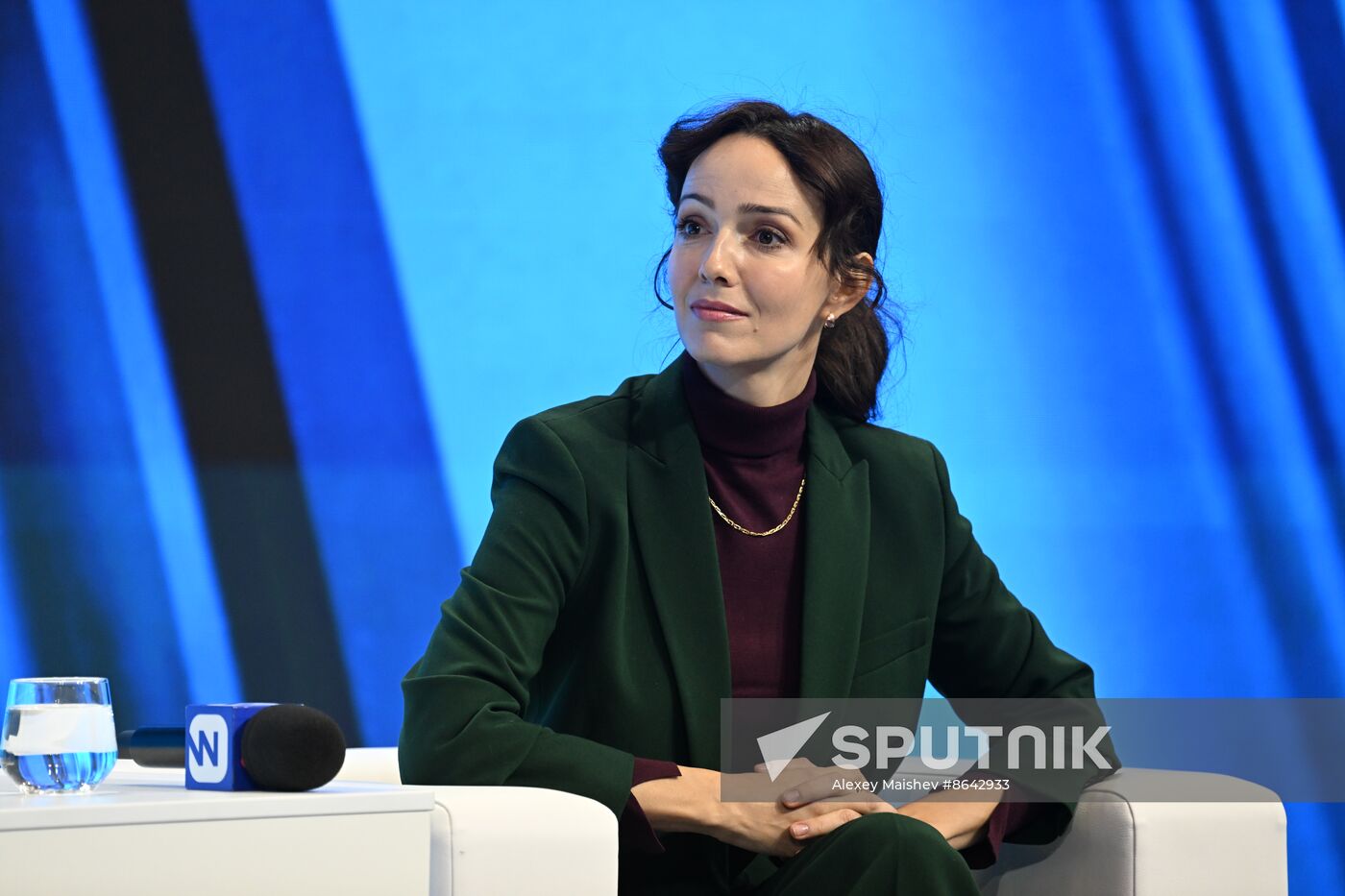 RUSSIA EXPO. Meeting with actress Valeria Lanskaya