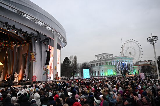 The International RUSSIA EXPO Exhibition and Forum. Concert at the main outdoors stage. Location: Russia, Moscow. Author: Alexey Maishev/Sputnik. RUSSIA EXPO. Maslenitsa Week