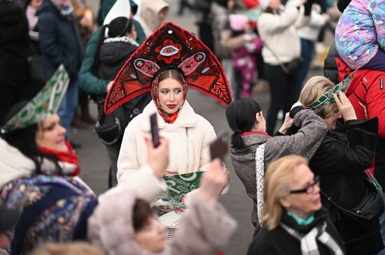 Russia International Exhibition and Forum. Spectators near the Main Street Stage. Location: Russia, Moscow. Author: Alexey Maishev/Sputnik. RUSSIA EXPO. Maslenitsa Week
