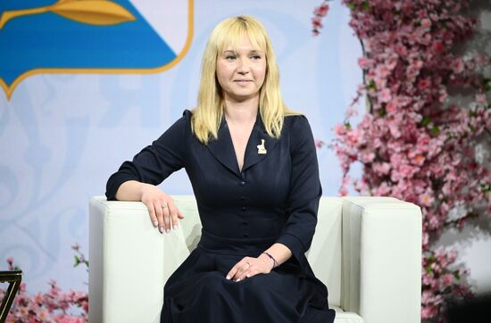 Russia International Exhibition and Forum. Plenary session-presentation Together into the Future: The Tenth Anniversary of the Russian Spring. Pavilion No. 75 (Hall A, Cultural Projects Zone). Marina Sponchenko, Head of the Sevastopol City Department for Youth and Sports Affairs. Location: Russia, Moscow. Author: Vladimir Astapkovich/Sputnik. Russia EXPO. Plenary session-presentation Together into Future: Tenth Anniversary of Russian Spring