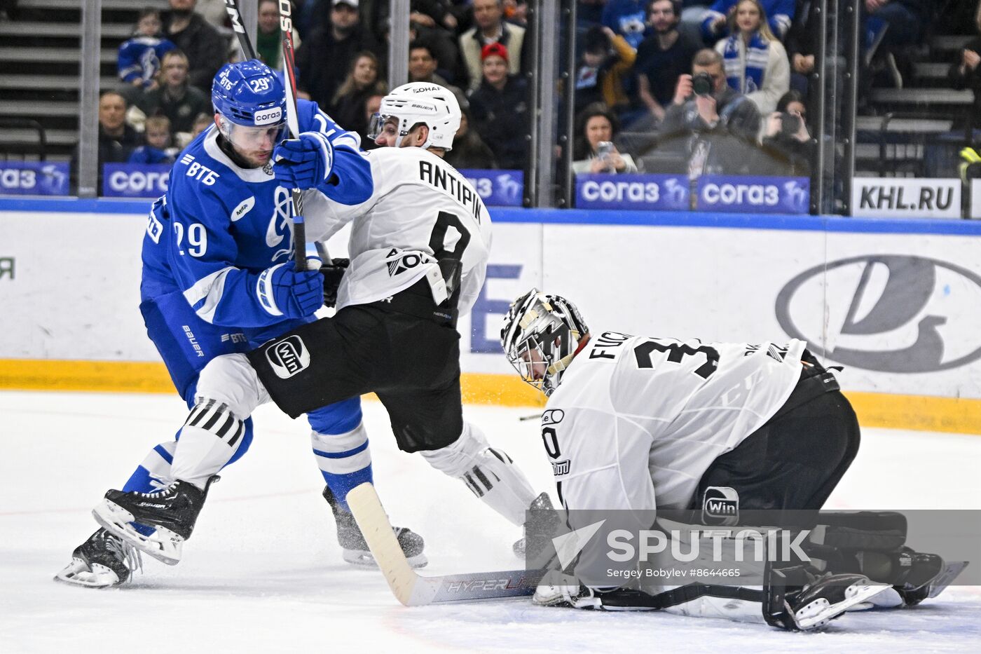 Russia Ice Hockey Kontinental League Dynamo- Traktor