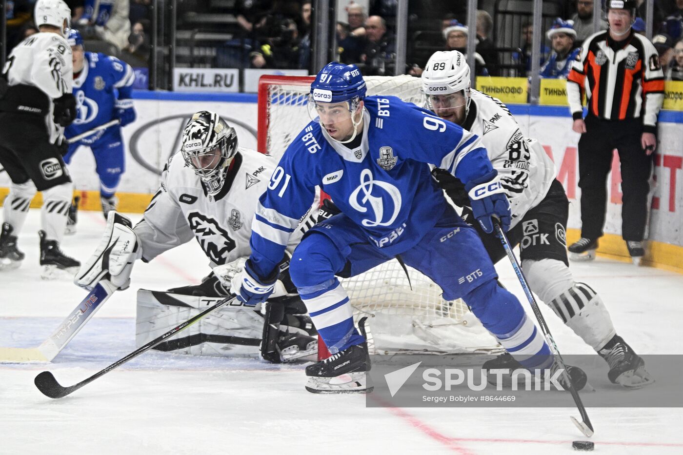 Russia Ice Hockey Kontinental League Dynamo- Traktor