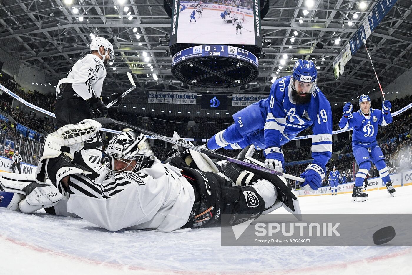 Russia Ice Hockey Kontinental League Dynamo- Traktor