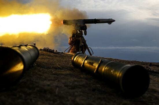 Russia Ukraine Military Operation Artillery Unit Training