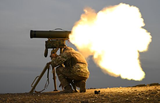 Russia Ukraine Military Operation Artillery Unit Training