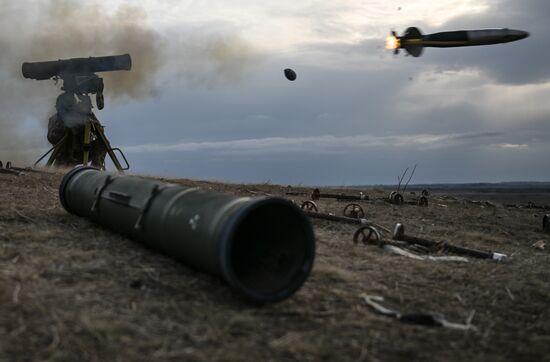 Russia Ukraine Military Operation Artillery Unit Training