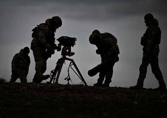 Russia Ukraine Military Operation Artillery Unit Training