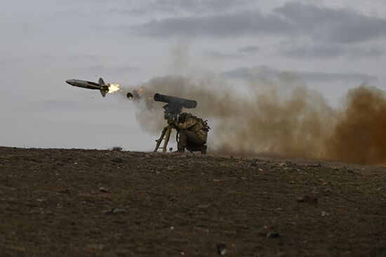 Russia Ukraine Military Operation Artillery Unit Training