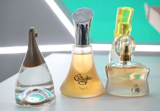 RUSSIA EXPO. Perfume bar from I Create school of perfumery and lecture by Russian Museum of Perfumery