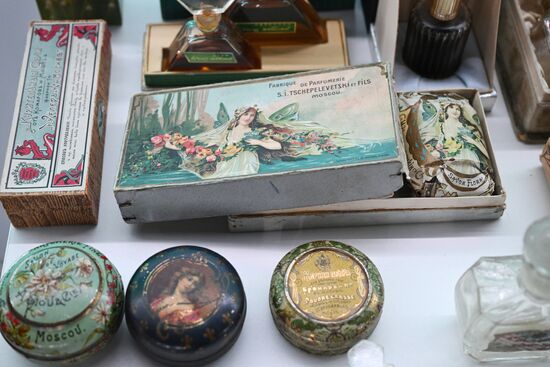 RUSSIA EXPO. Perfume bar from I Create school of perfumery and lecture by Russian Museum of Perfumery