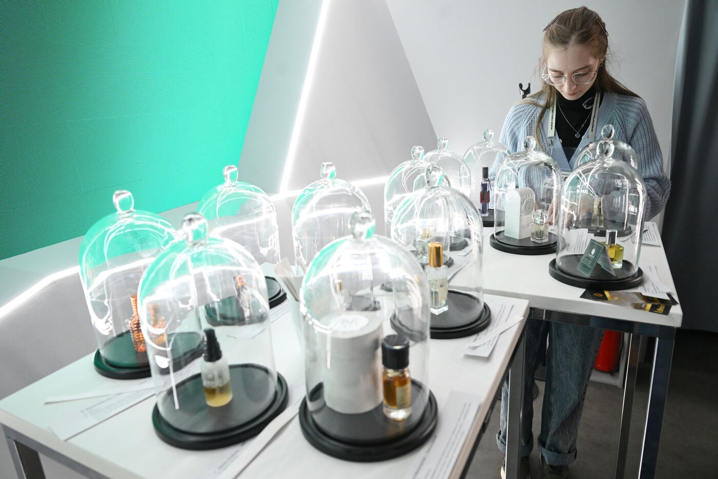 RUSSIA EXPO. Perfume bar from I Create school of perfumery and lecture by Russian Museum of Perfumery