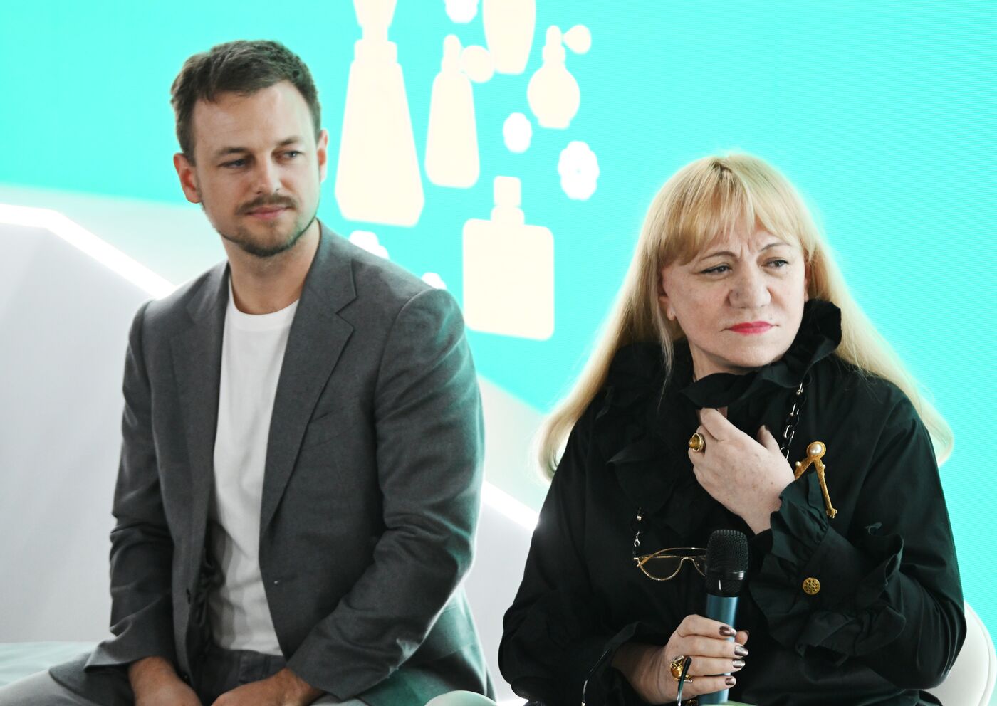 RUSSIA EXPO. Perfume bar from I Create school of perfumery and lecture by Russian Museum of Perfumery
