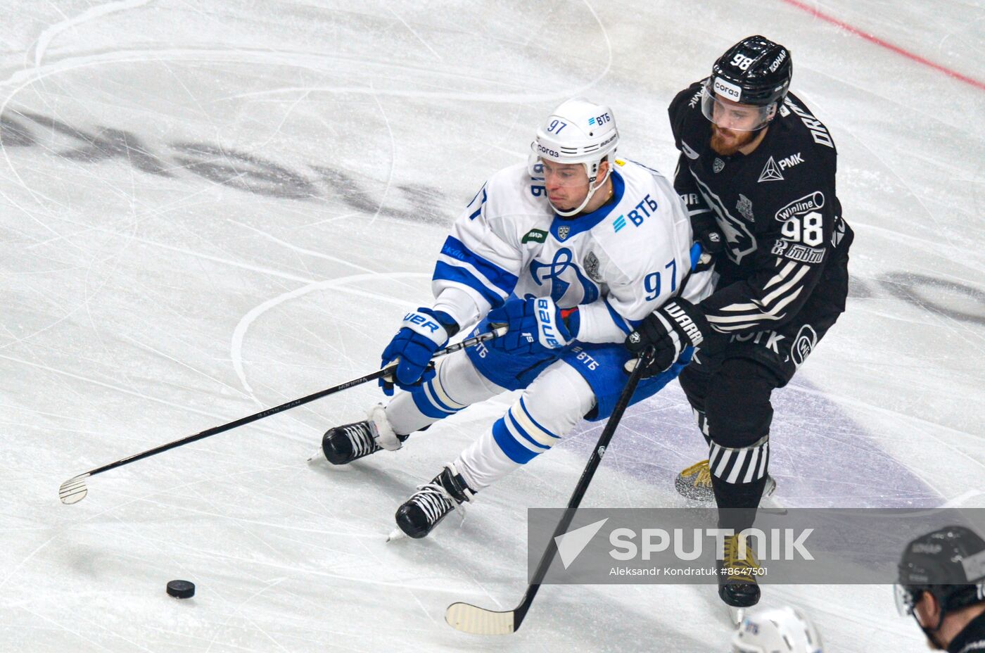 Russia Ice Hockey Kontinental League Traktor - Dynamo