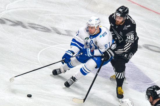 Russia Ice Hockey Kontinental League Traktor - Dynamo