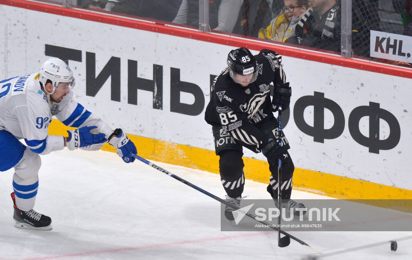 Russia Ice Hockey Kontinental League Traktor - Dynamo