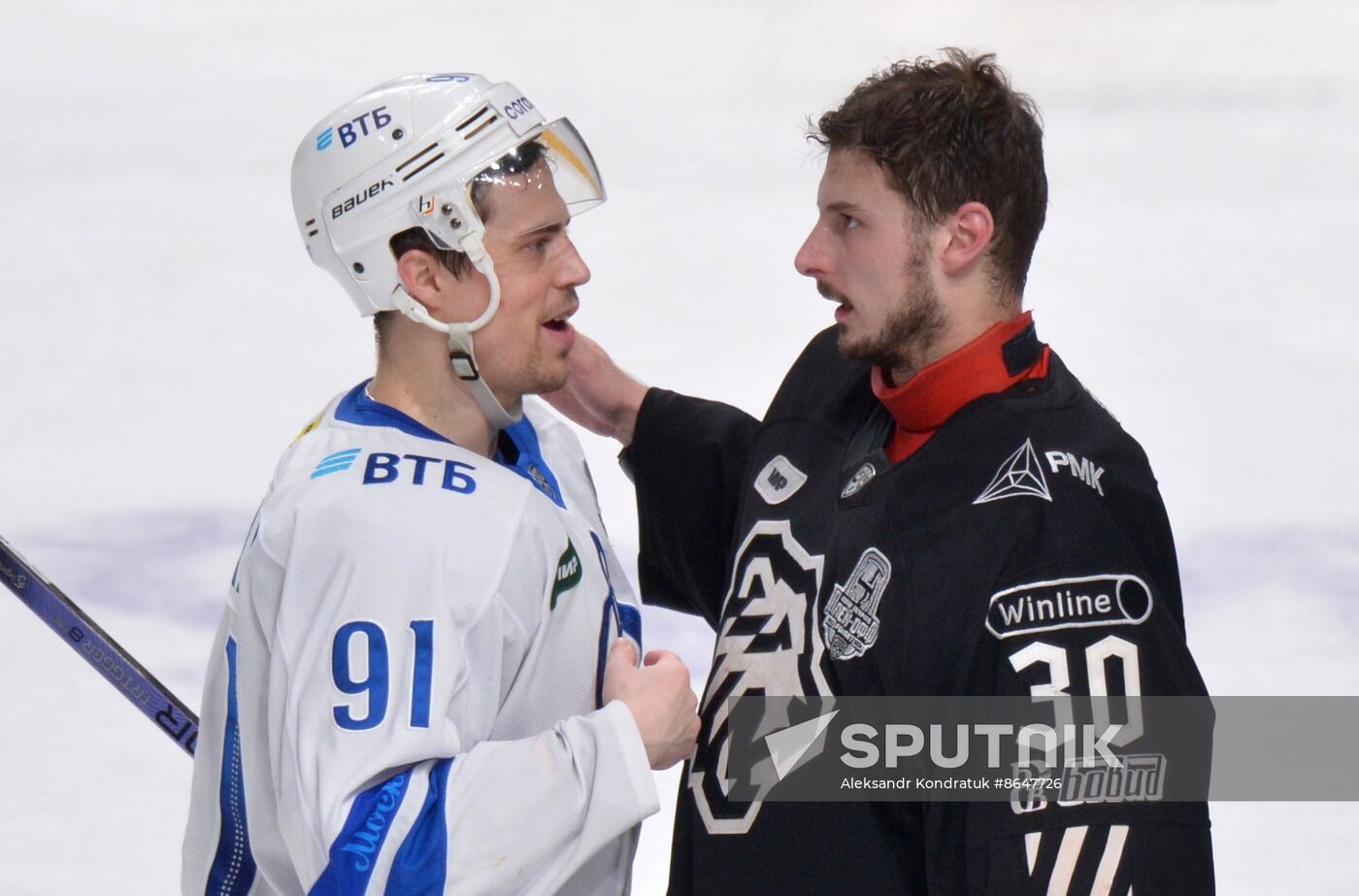 Russia Ice Hockey Kontinental League Traktor - Dynamo