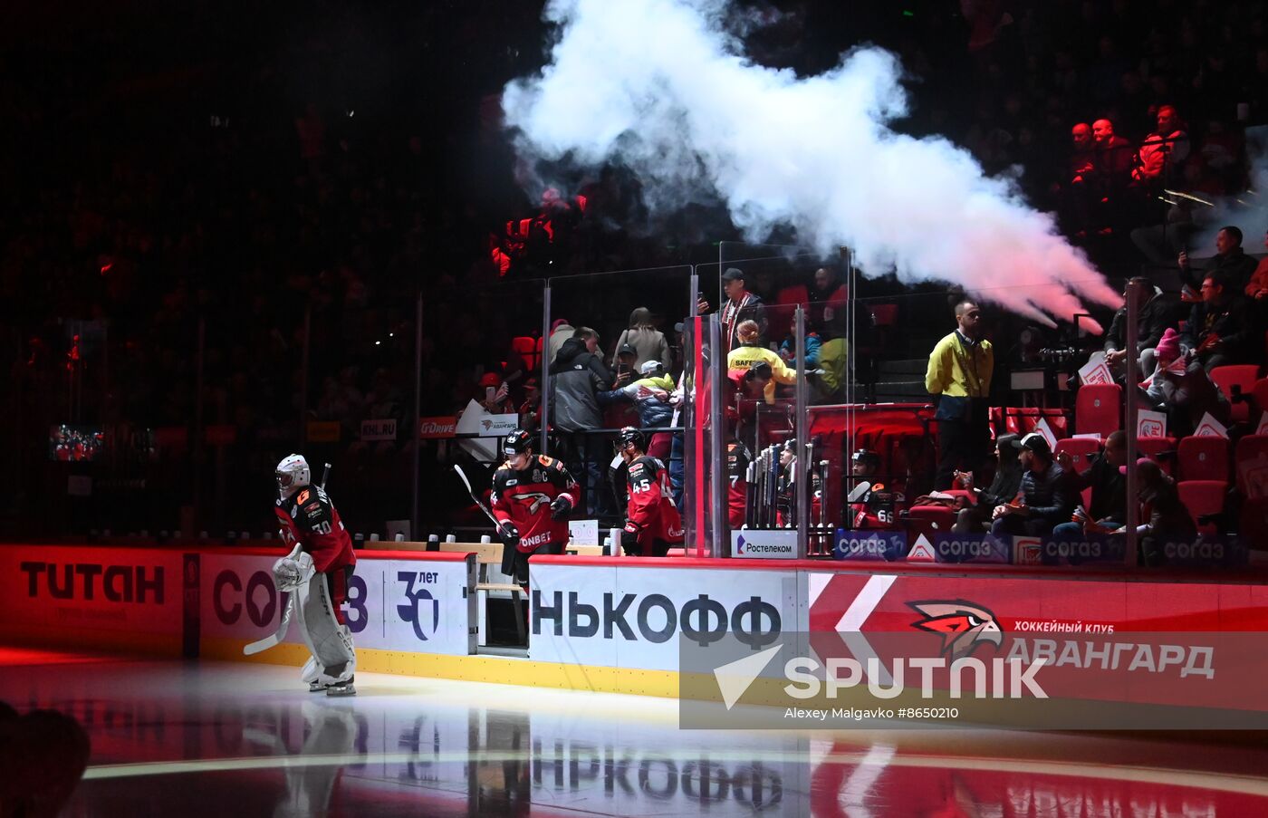Russia Ice Hockey Kontinental League Avangard - Lokomotiv