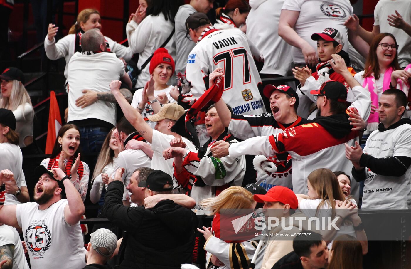 Russia Ice Hockey Kontinental League Avangard - Lokomotiv