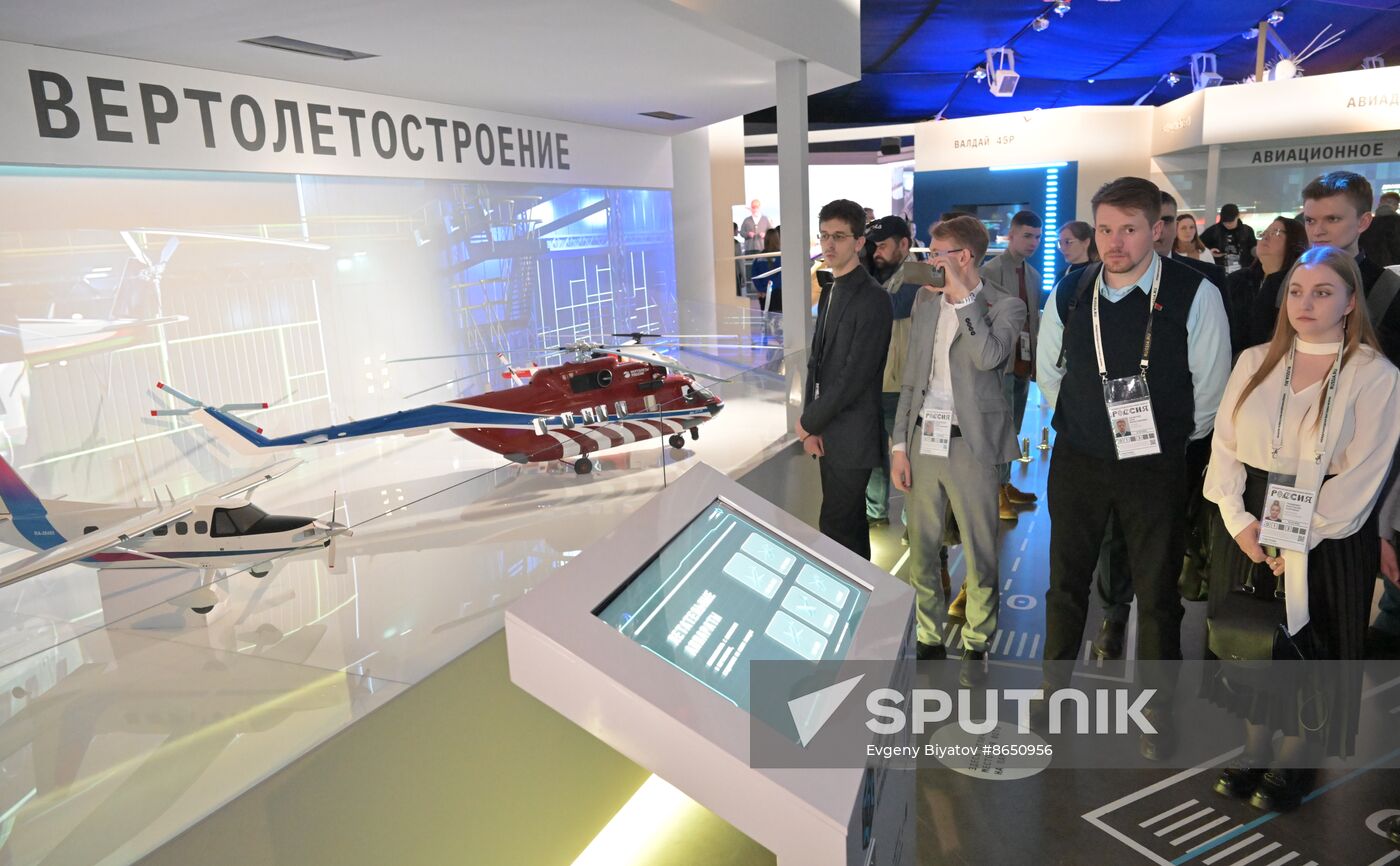 Russia EXPO. Delegation of young scientists and postgraduate students from Belarusian universities visits exhibition during first stage of 13th Forum of Union State's Engineering and Technological Universities