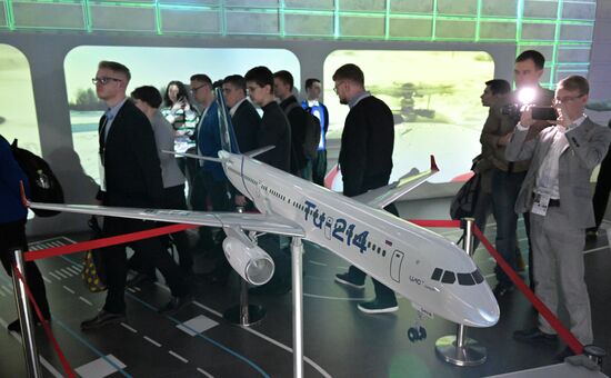 Russia EXPO. Delegation of young scientists and postgraduate students from Belarusian universities visits exhibition during first stage of 13th Forum of Union State's Engineering and Technological Universities