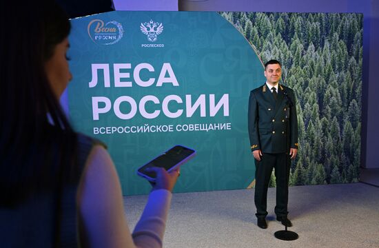 RUSSIA EXPO. Press scrum with Federal Forestry Agency Head Ivan Sovetnikov