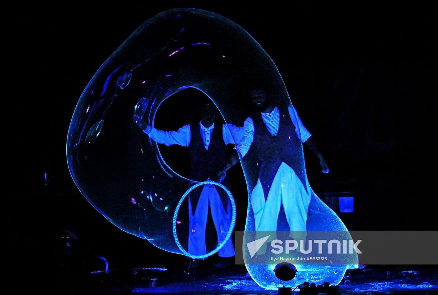 Russia Soap Bubble Show