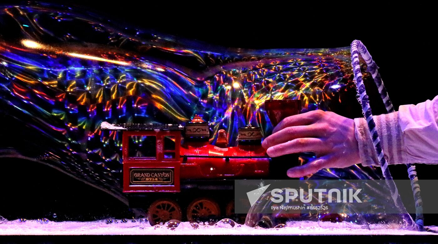 Russia Soap Bubble Show