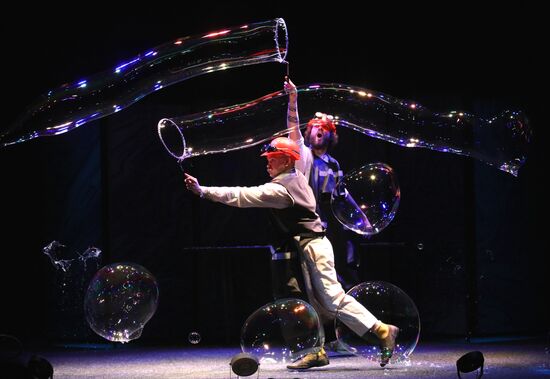 Russia Soap Bubble Show