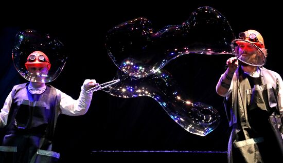 Russia Soap Bubble Show