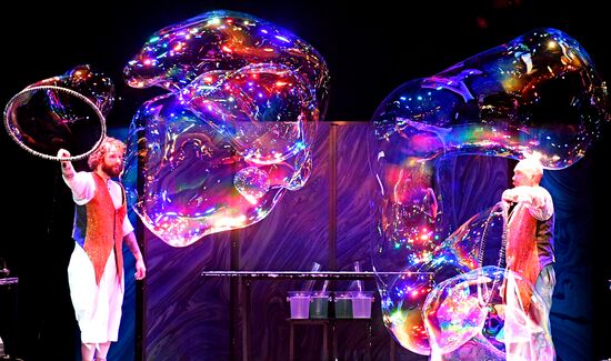 Russia Soap Bubble Show