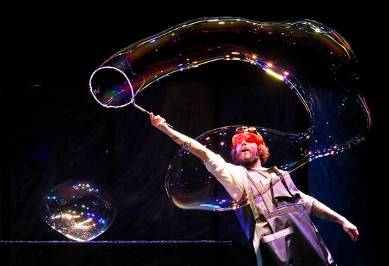 Russia Soap Bubble Show