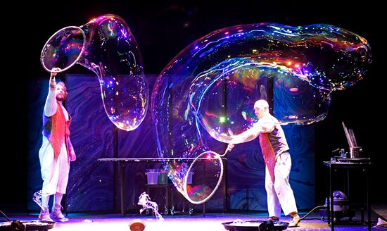 Russia Soap Bubble Show