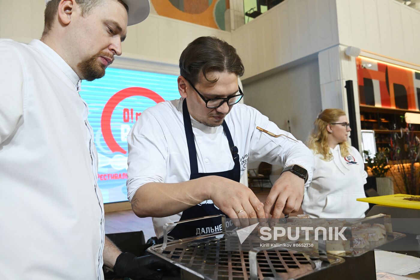 RUSSIA EXPO. Pollock Festival, Oh, Mega-Taste!