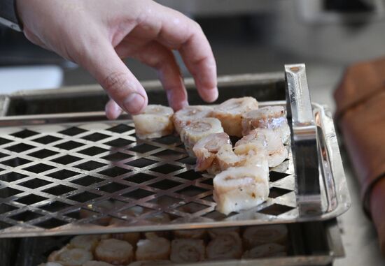 The International RUSSIA EXPO Forum and Exhibition. Pollock Festival, Oh, Mega-Taste! Pavilion K, Russian Cuisine House. Location: Russia, Moscow. Author: Kirill Kallinikov/Sputnik. RUSSIA EXPO. Pollock Festival, Oh, Mega-Taste!